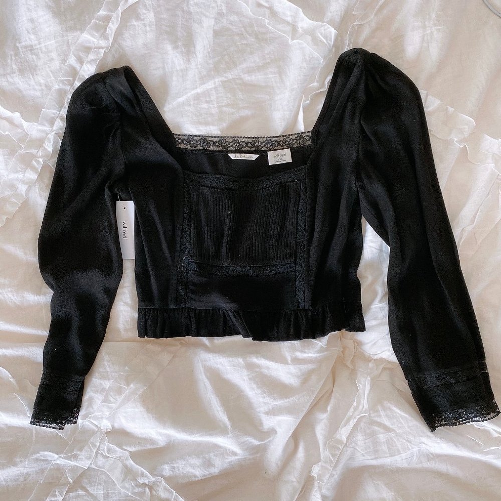 ⚠️SOLD ⚠️wilfred top